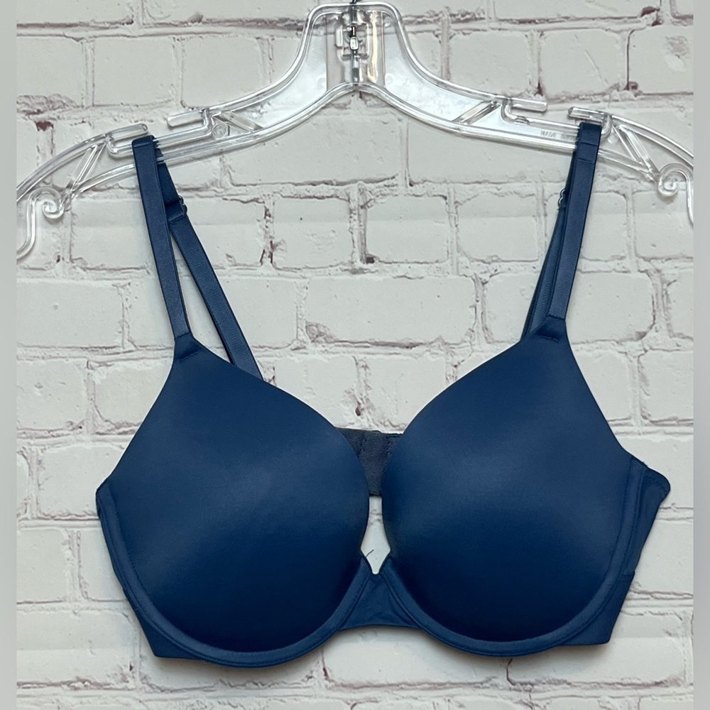 VS Pink Wear Everywhere Push Up